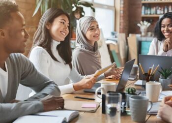 8 Easy Ways To Promote a Positive Work Environment