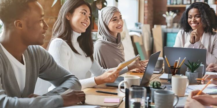 8 Easy Ways To Promote a Positive Work Environment