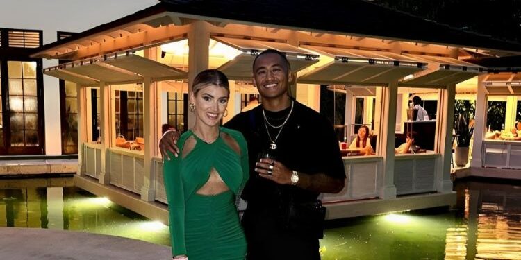 Who Is Annie Elise’s Husband Wiki, Age, Family, & Social Media